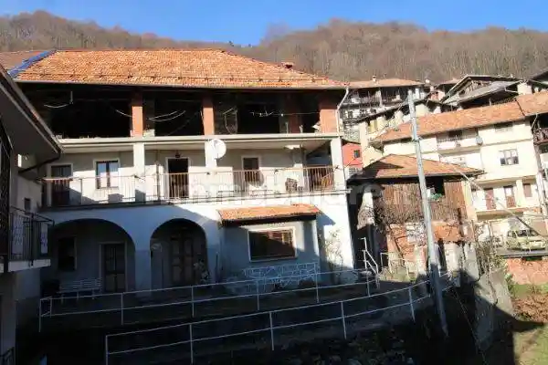 Casa indipendente in vendita a Varallo
