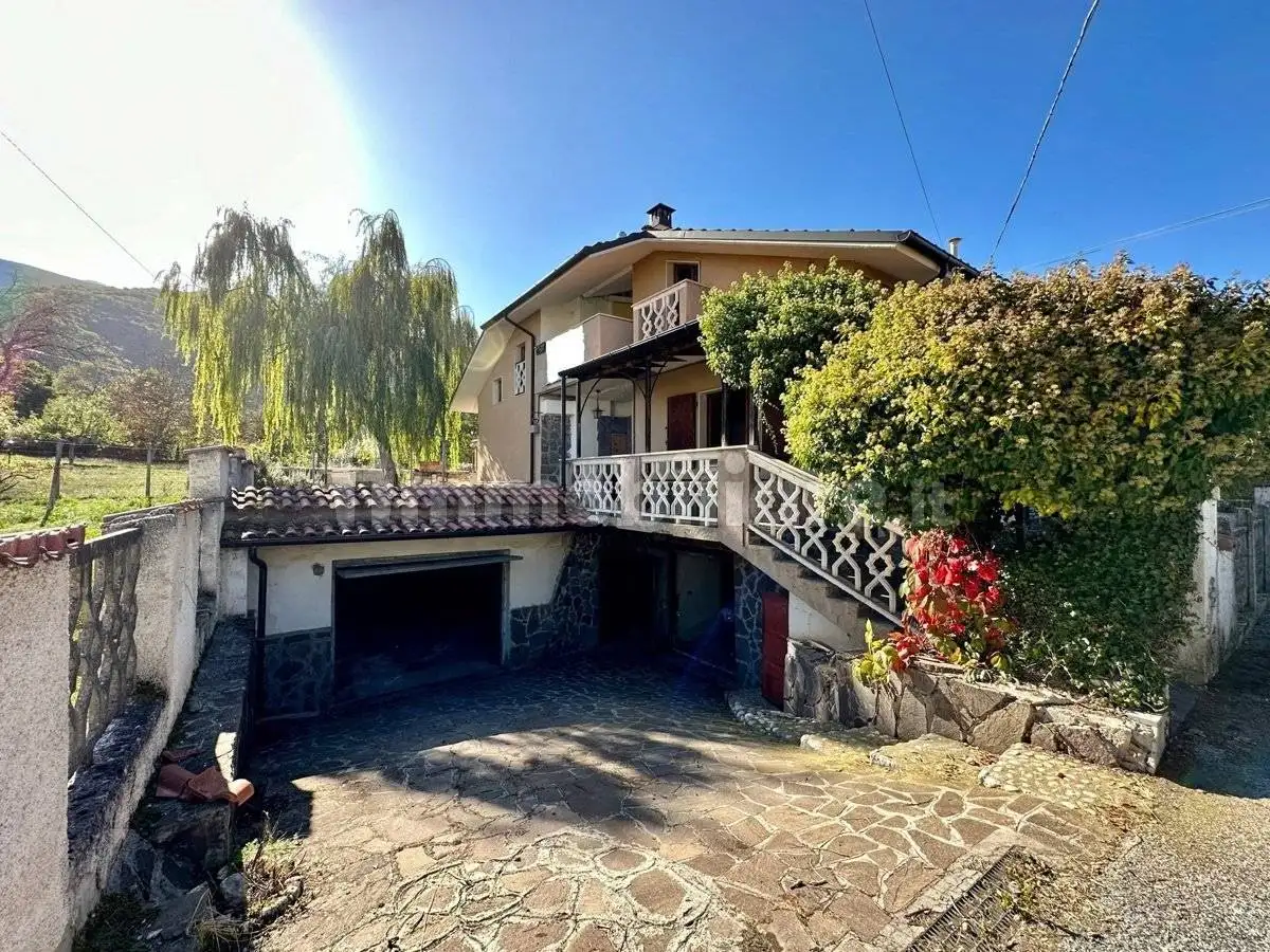Villa in vendita a Tione degli Abruzzi