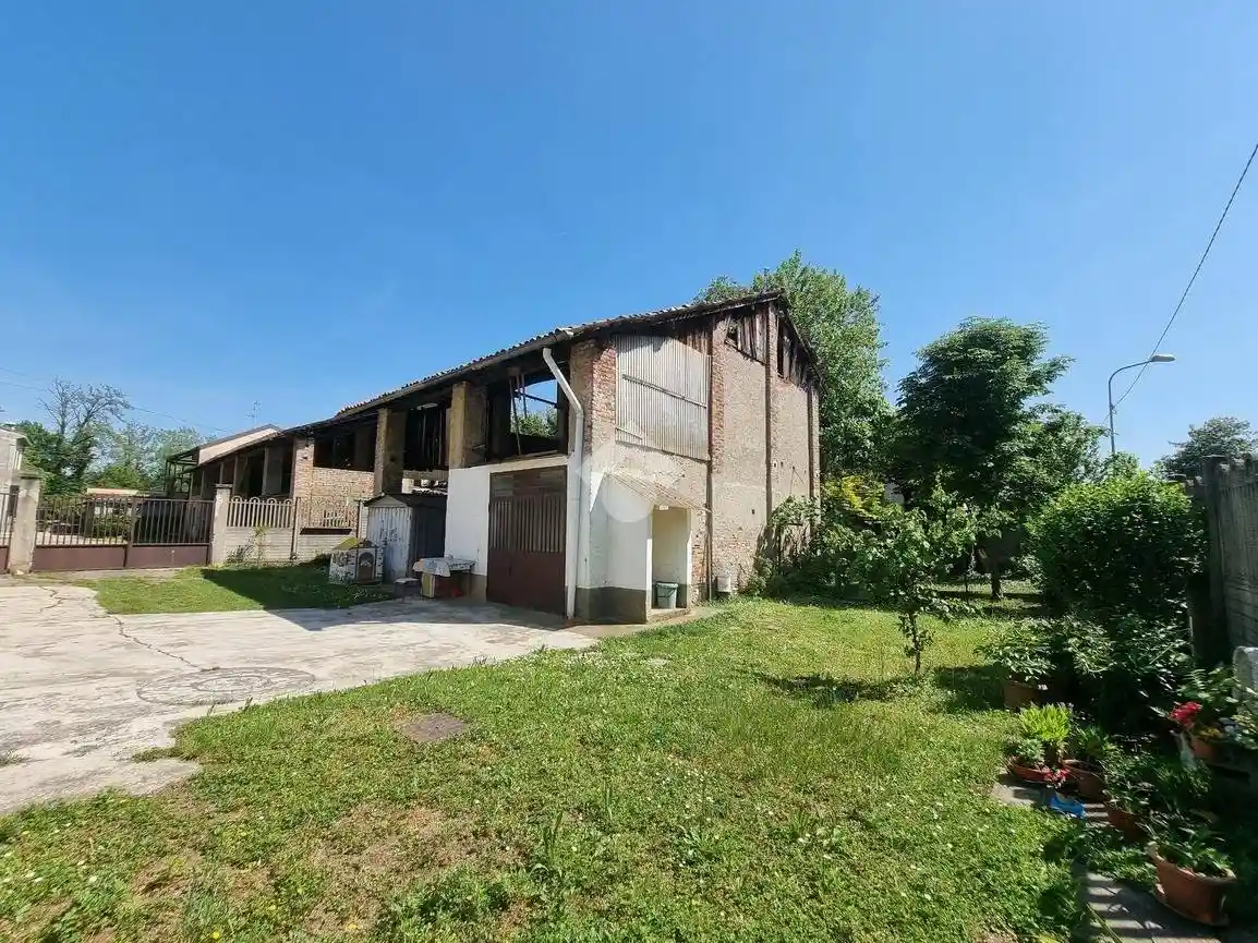 Rustico - Casale in vendita a Carugate