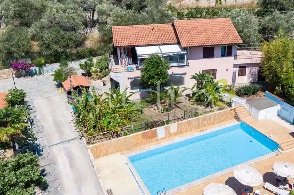 Villa in vendita a Bordighera