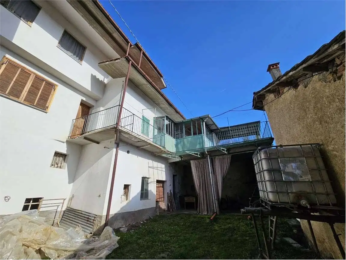 Casa indipendente in vendita a Perlo