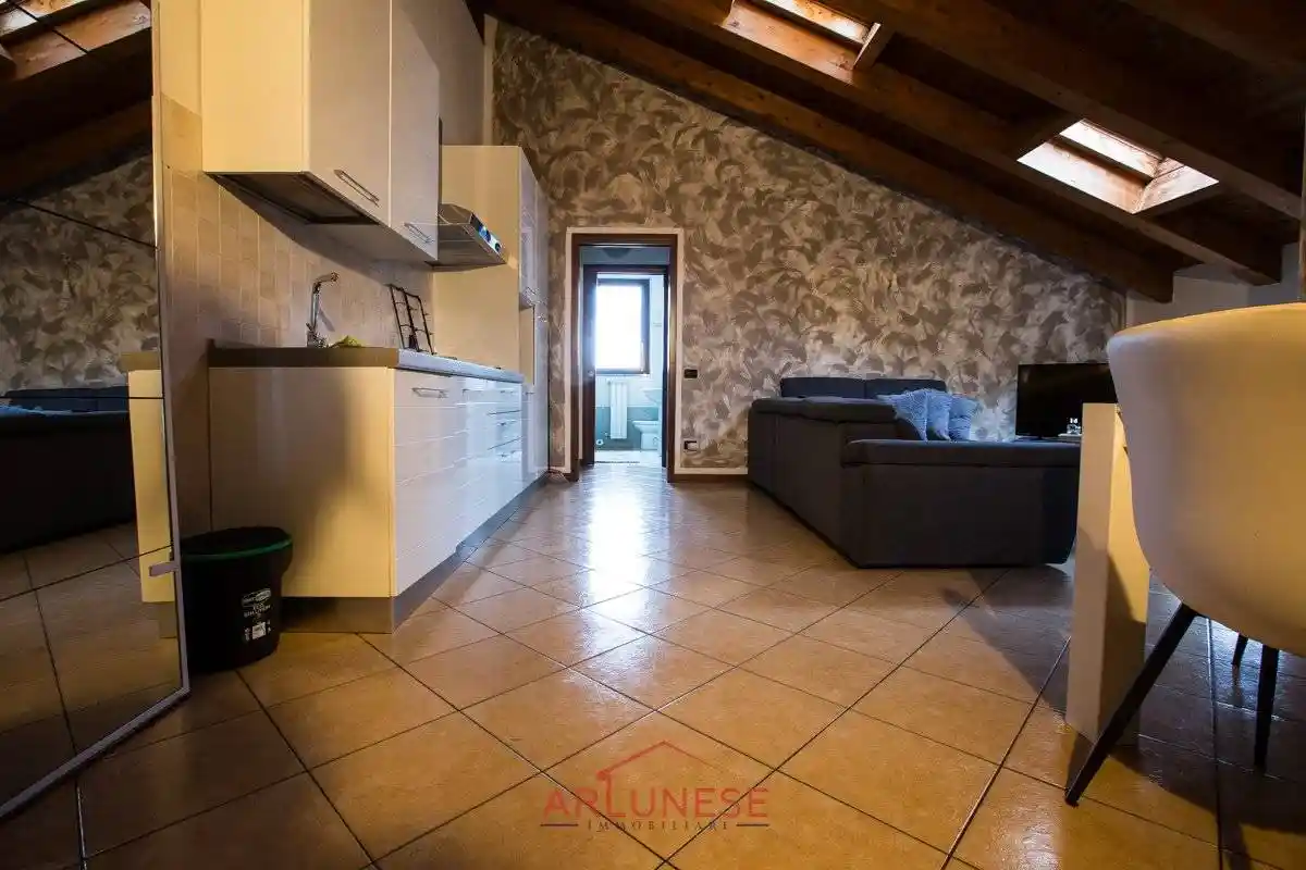 Appartamento in vendita a Ossona