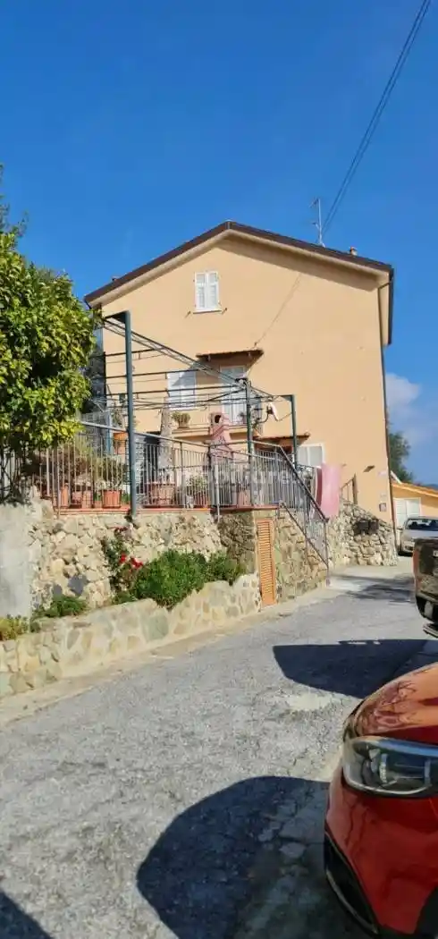 Villa in vendita a Varazze