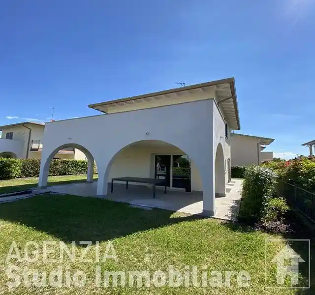 Villa in vendita a Manerba del Garda