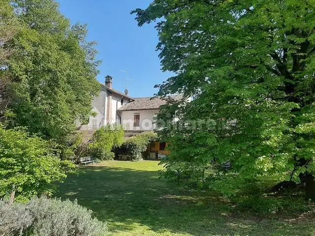 Rustico - Casale in vendita a Livraga