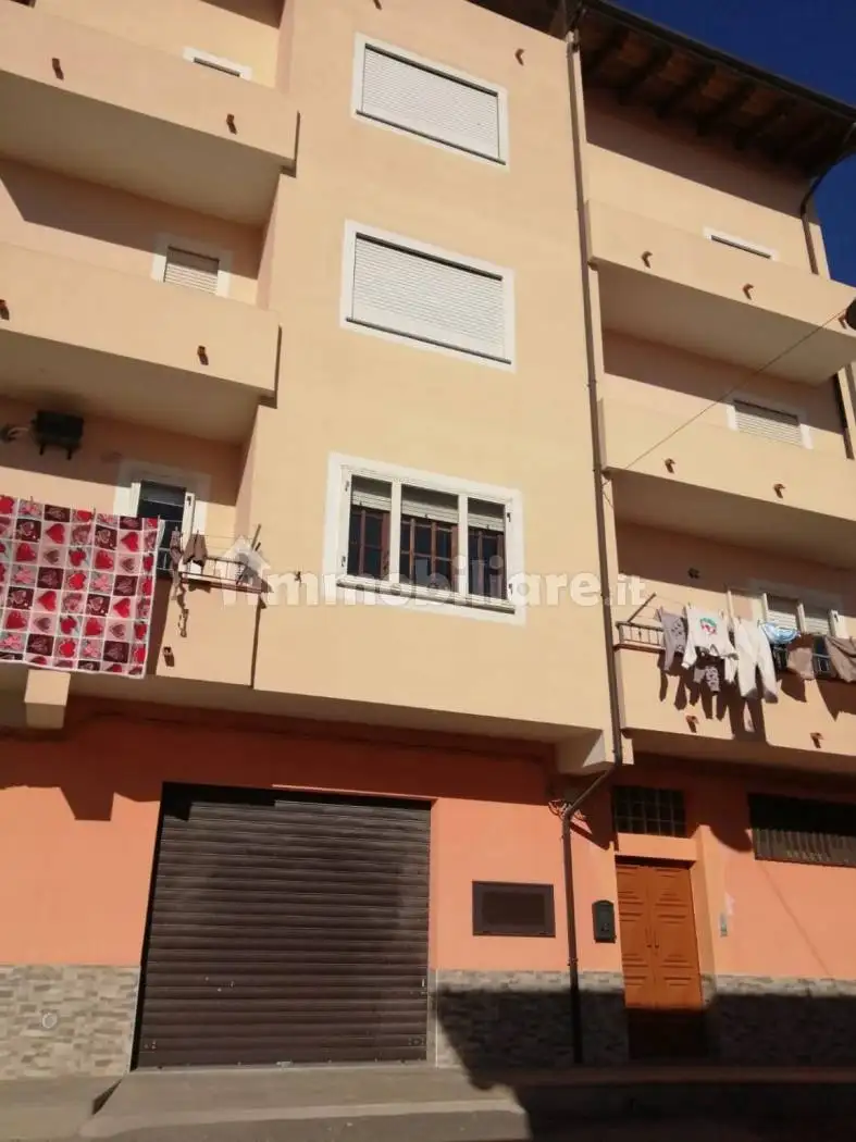 Palazzo - Edificio in vendita a Cutro