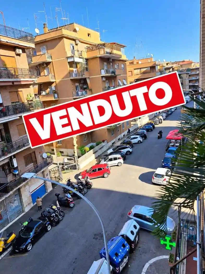 Appartamento in vendita a Roma