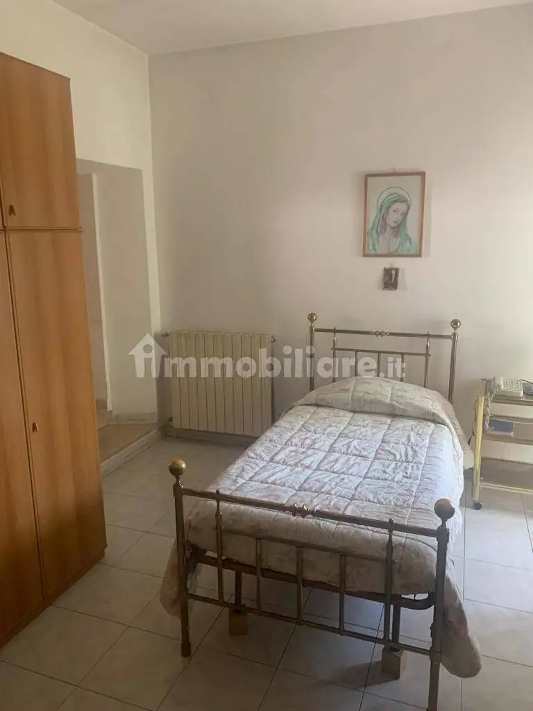 Palazzo - Edificio in vendita a Poggio Catino