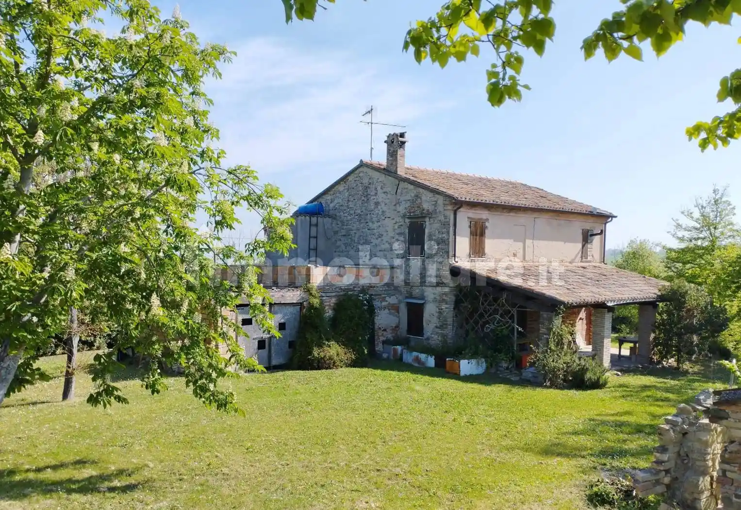 Rustico - Casale in vendita a Mombaroccio