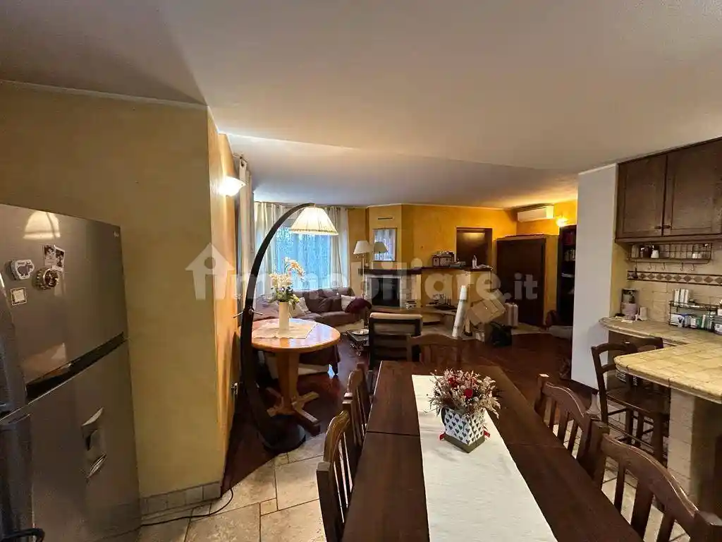 Villa in vendita a Pombia