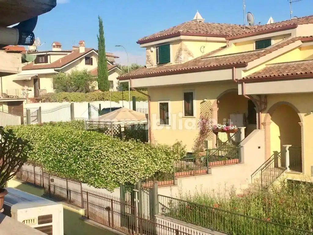 Villetta a schiera in vendita a Guidonia Montecelio