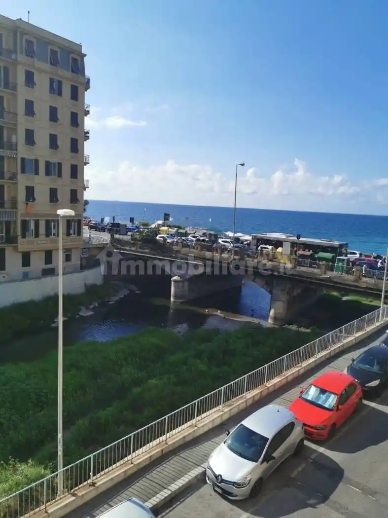 Appartamento in affitto a Genova