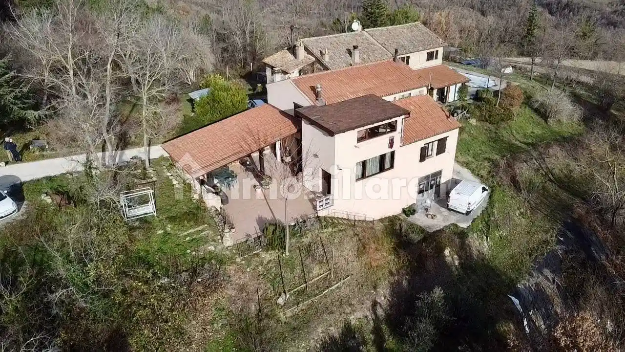 Villa in vendita a Camerino
