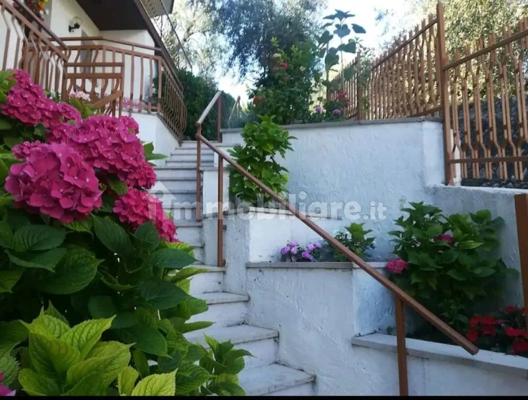 Appartamento in affitto a Brenzone sul Garda