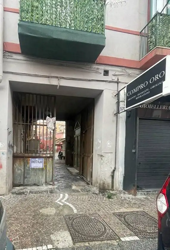 Appartamento in vendita a Napoli