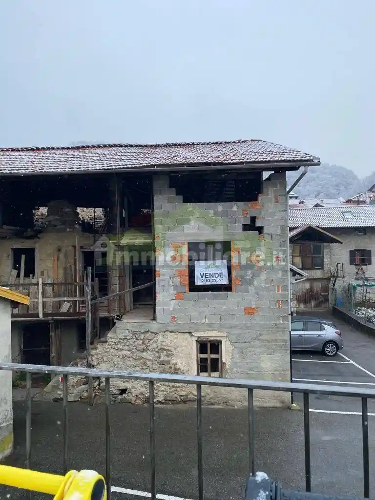 Rustico - Casale in vendita a Varallo