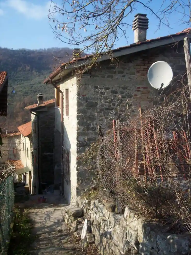 Casa indipendente in vendita a Casola in Lunigiana