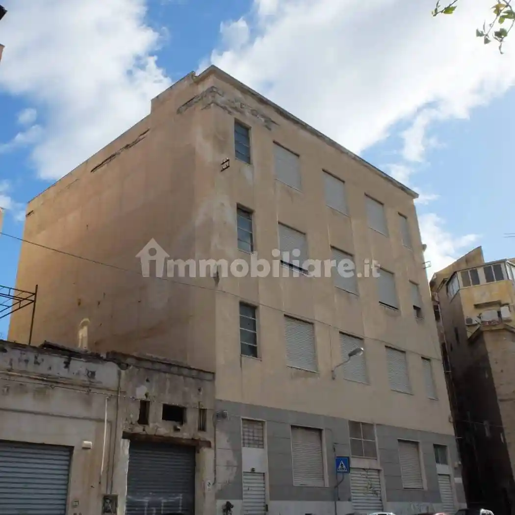 Palazzo - Edificio in vendita a Palermo