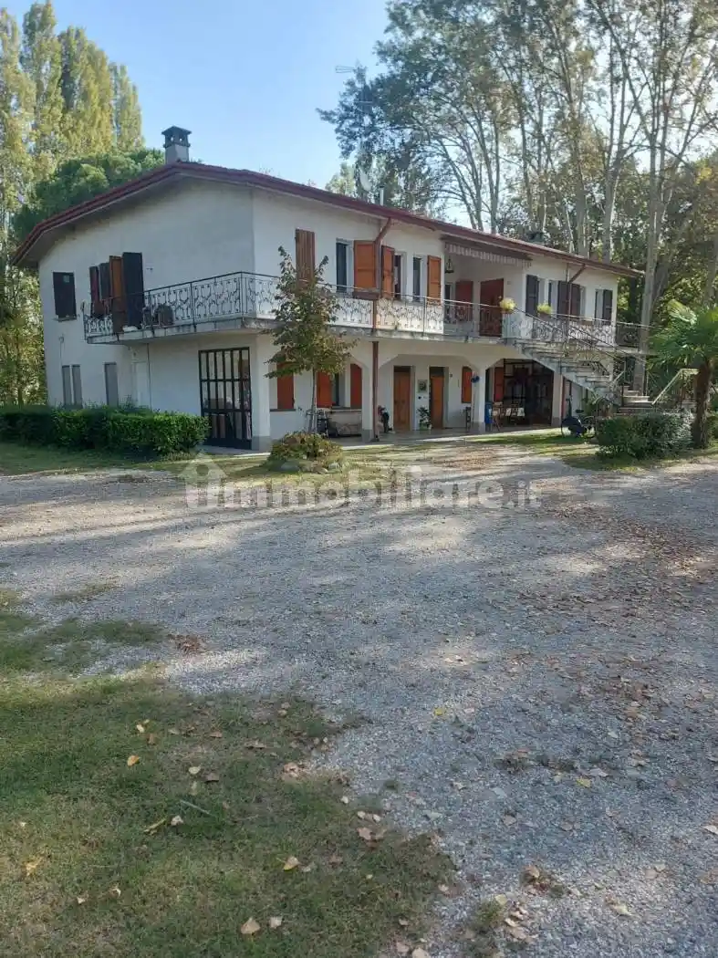 Villa in vendita a Tresignana