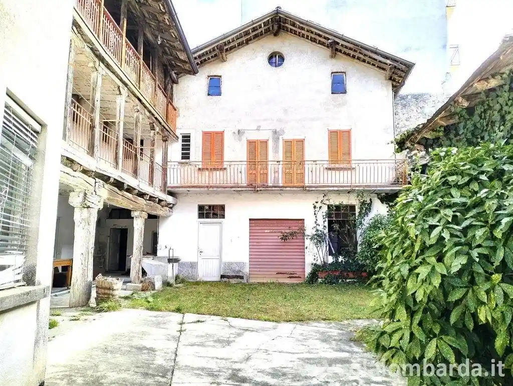 Casa indipendente in vendita a Cremeno