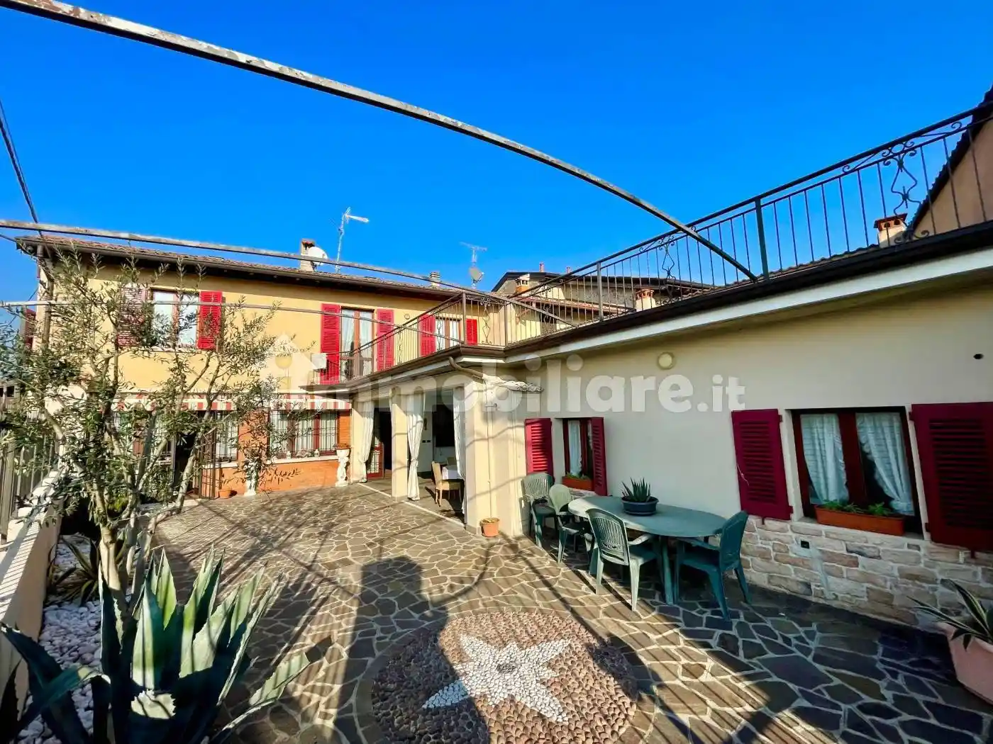 Villa in vendita a Passirano