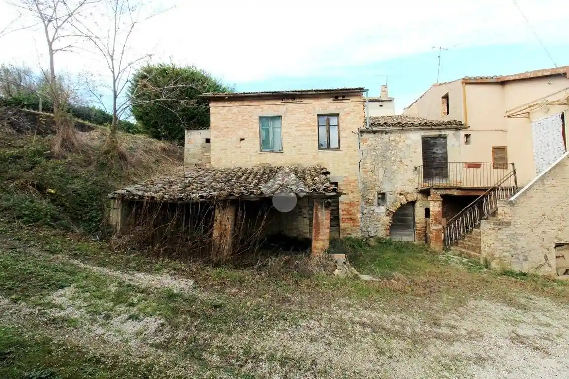 Rustico - Casale in vendita a Castellalto