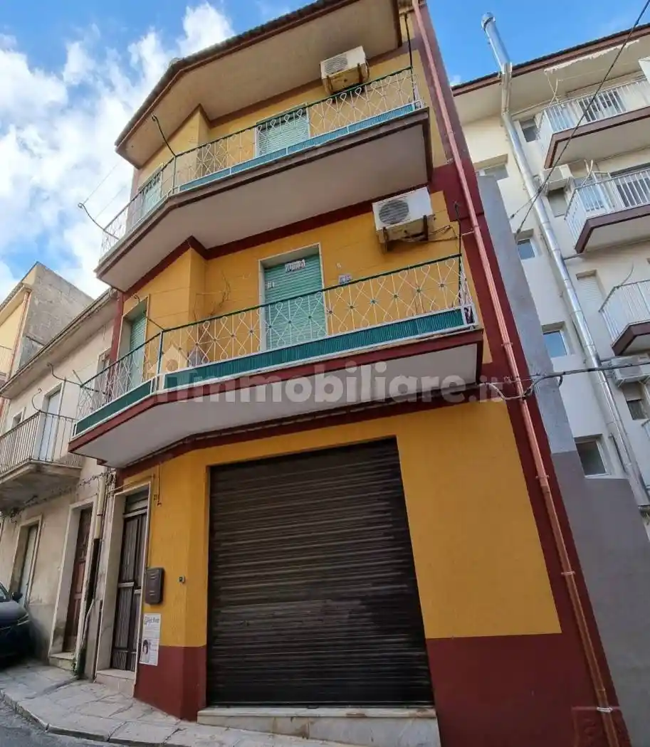 Palazzo - Edificio in vendita a Ragusa