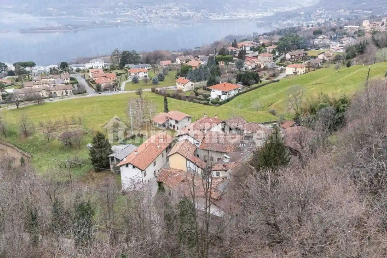 Rustico - Casale in vendita a Oggiono