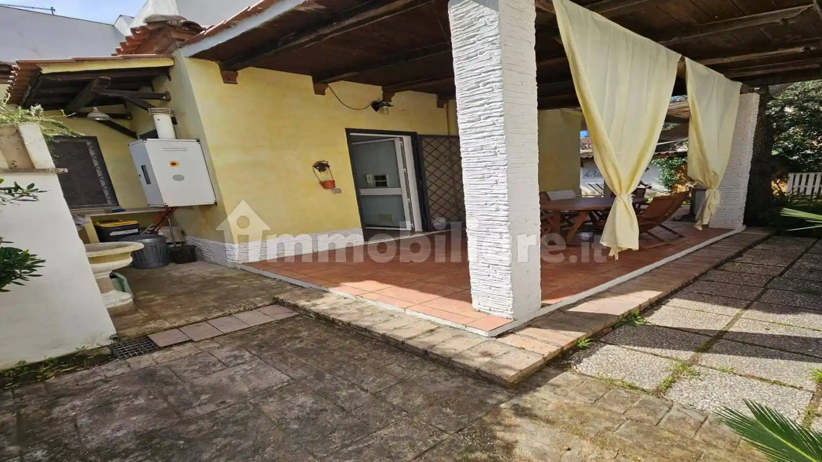 Villa in affitto a Fiumicino