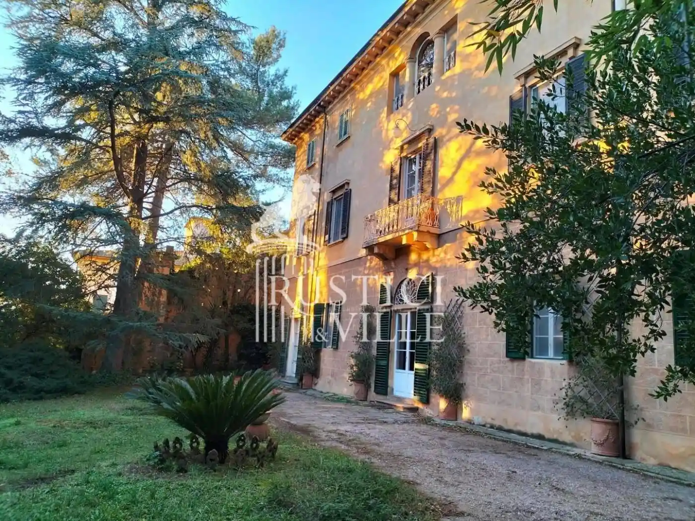 Villa in vendita a Pisa