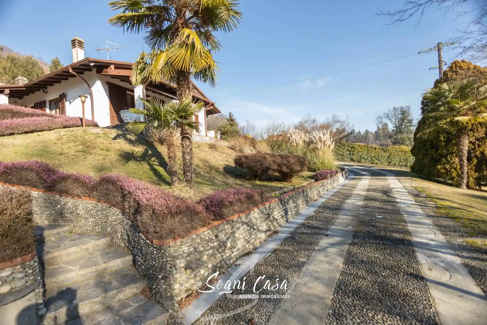 Villa in vendita a Arona