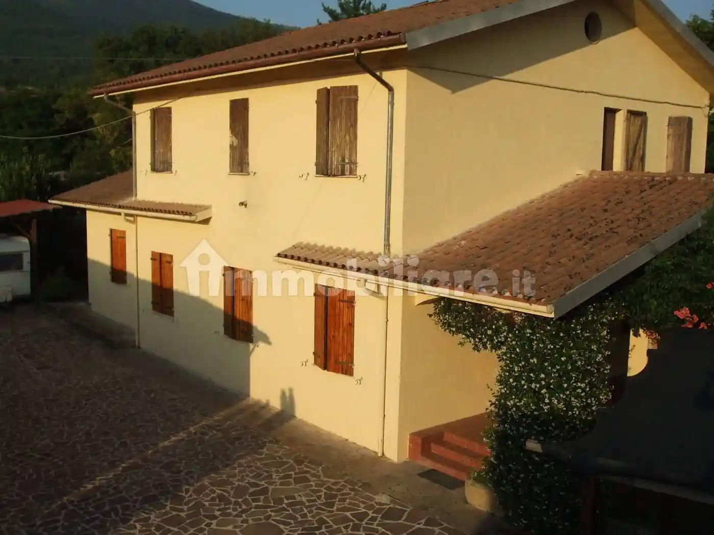 Villa in vendita a Matelica