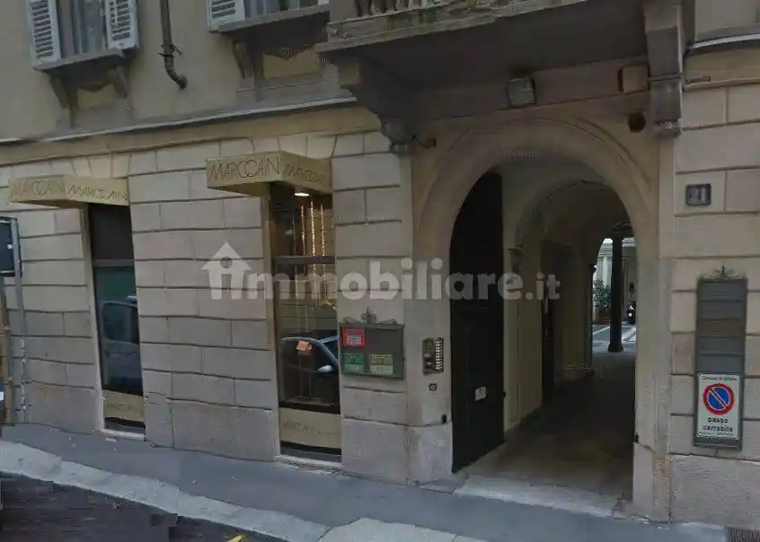 Palazzo - Edificio in affitto a Milano