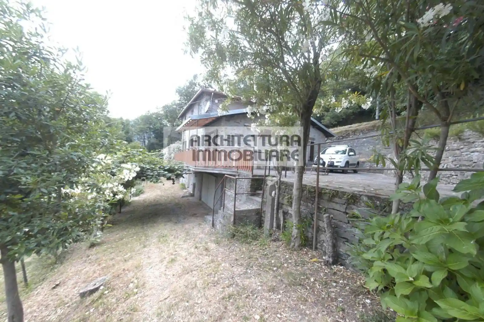 Casa indipendente in vendita a Varazze