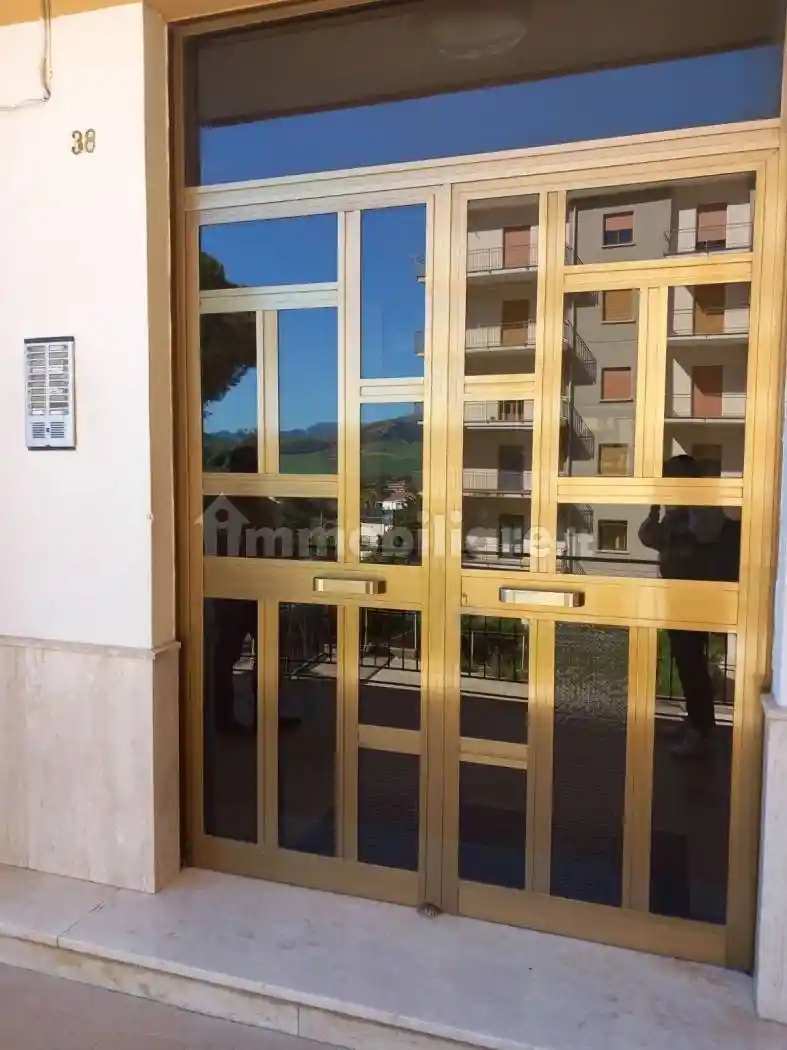 Appartamento in vendita a Piana degli Albanesi