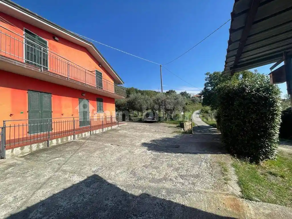 Villa in vendita a Sarzana