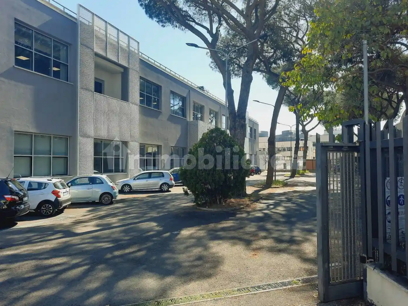 Palazzo - Edificio in Affitto - foto 2