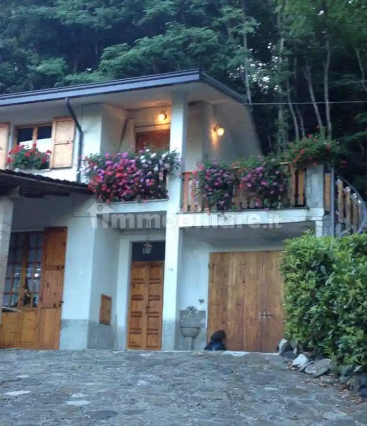 Casa indipendente in vendita a Ferriere