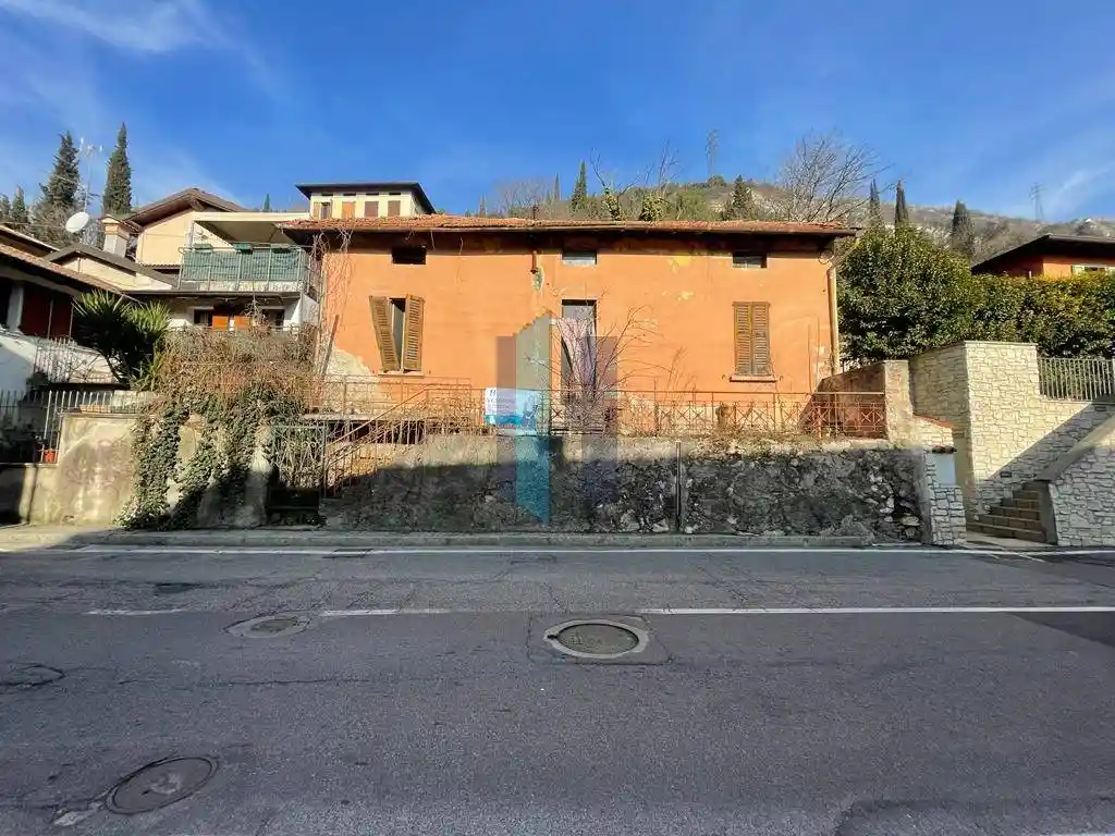 Rustico - Casale in vendita a Brescia