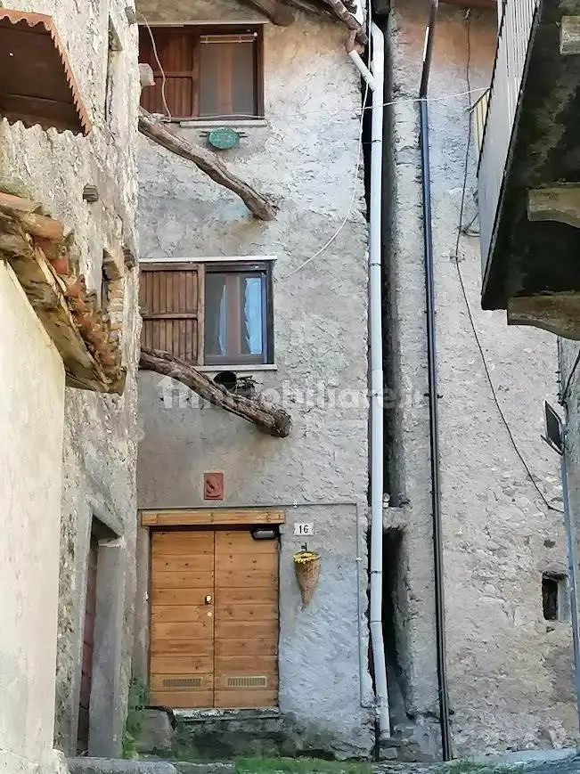Casa indipendente in vendita a Duno