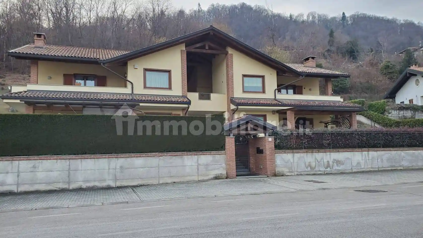 Appartamento in vendita a Borgosesia