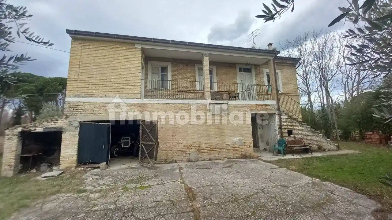 Rustico - Casale in vendita a Fermo