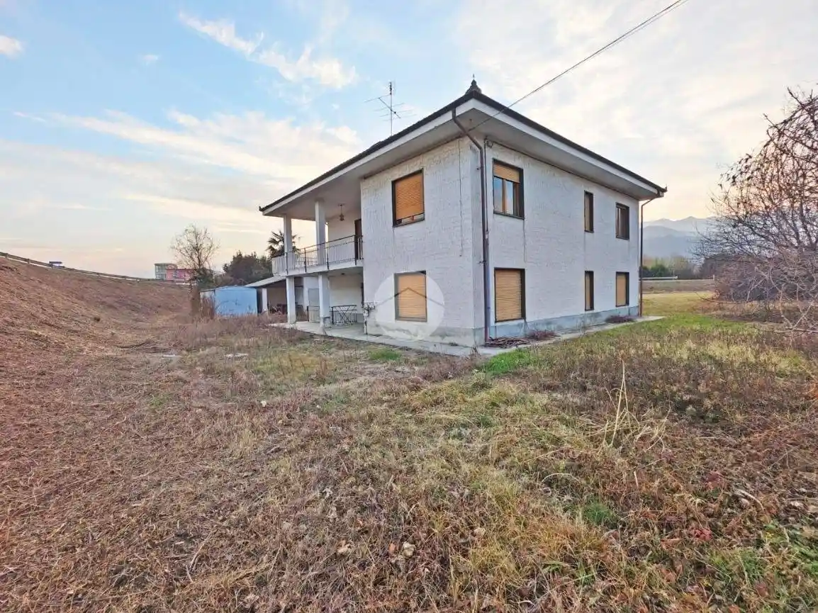 Casa indipendente in vendita a Pinerolo