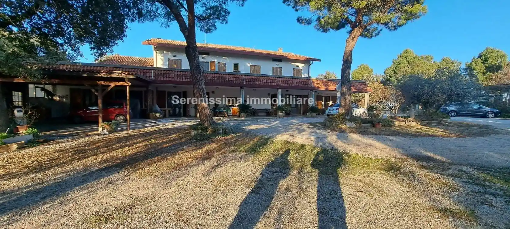 Casa indipendente in vendita a Pesaro