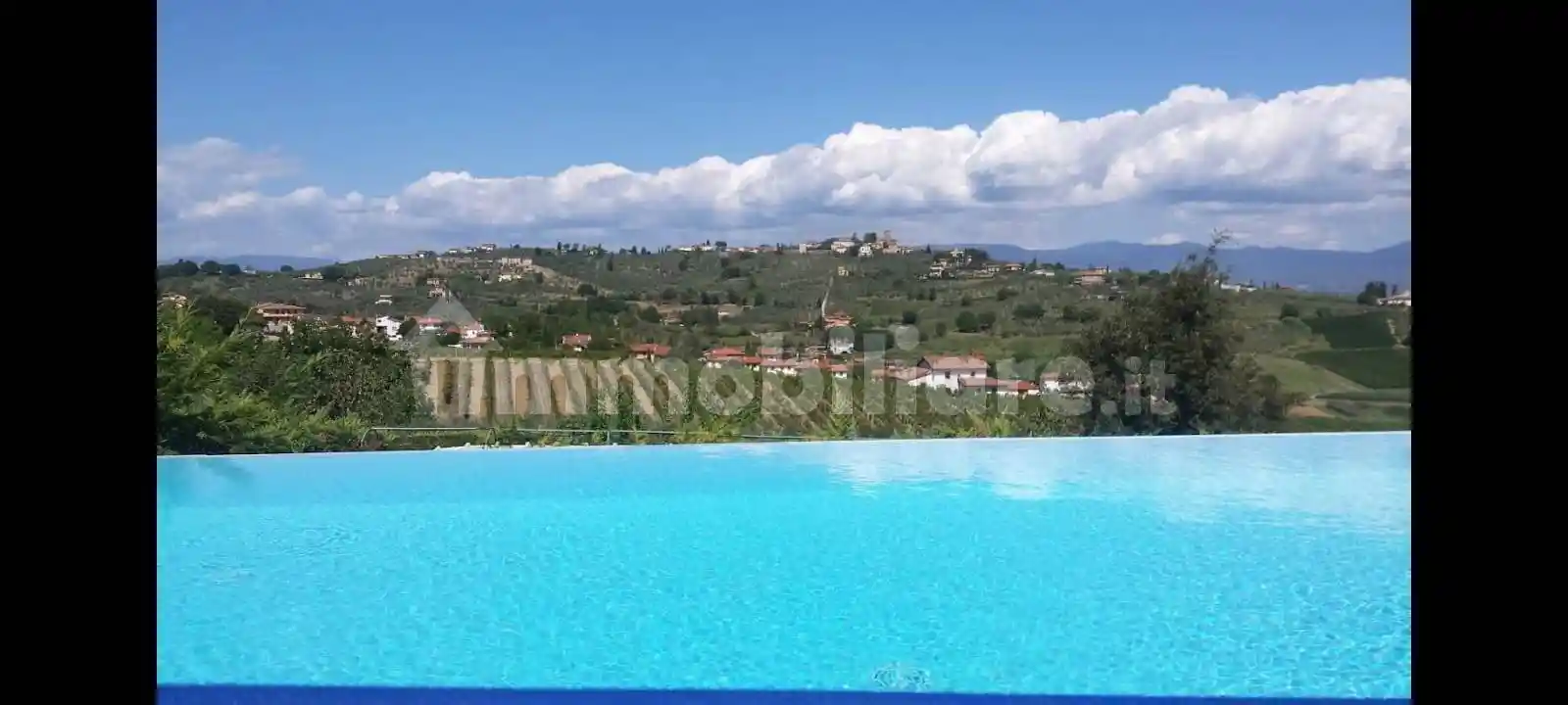 Villa in vendita a Carmignano