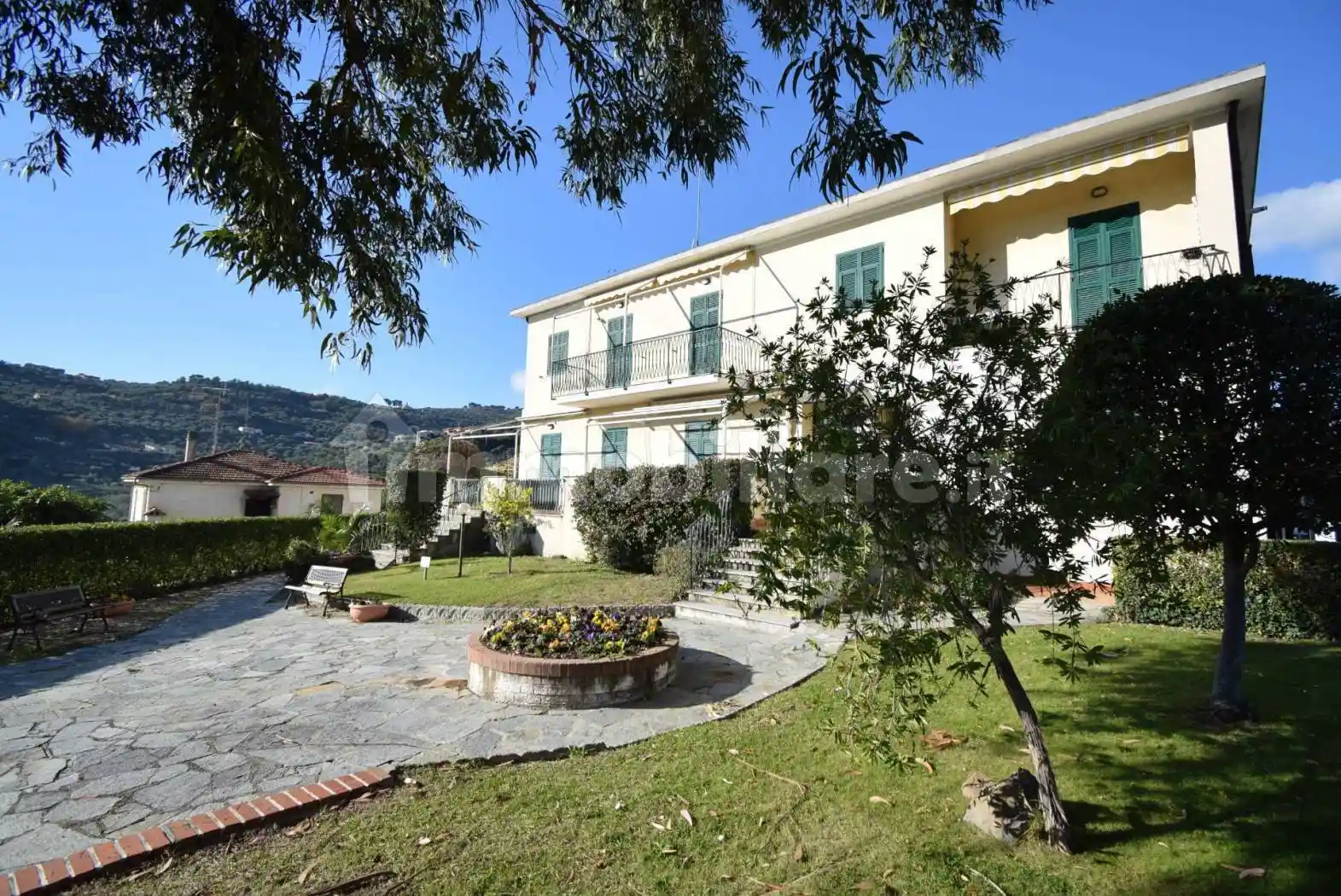 Appartamento in vendita a Diano Castello