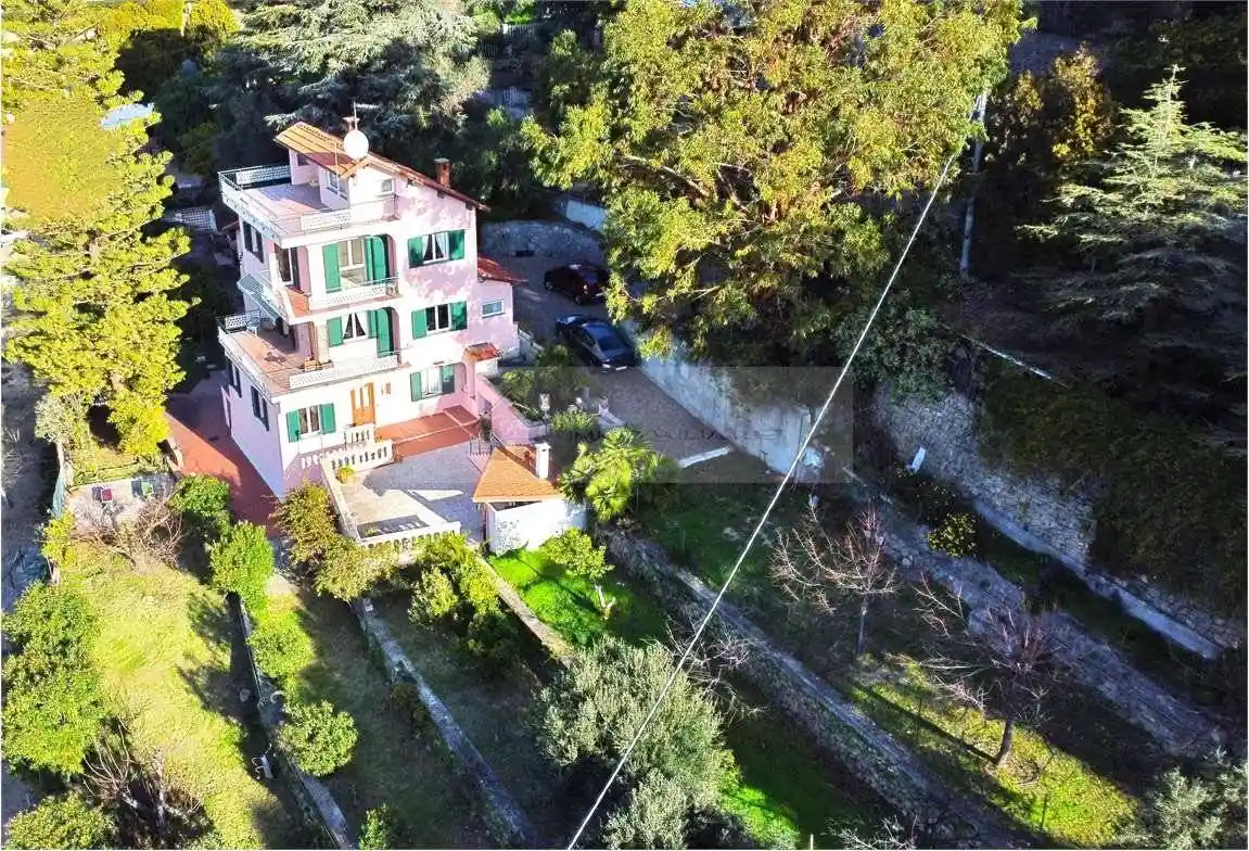 Villa in vendita a Bordighera