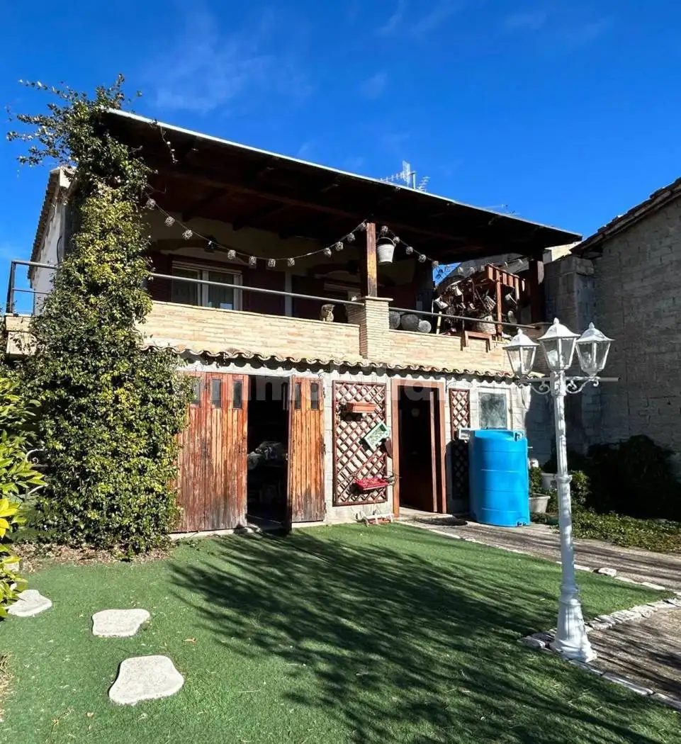 Villa in vendita a San Vito Chietino