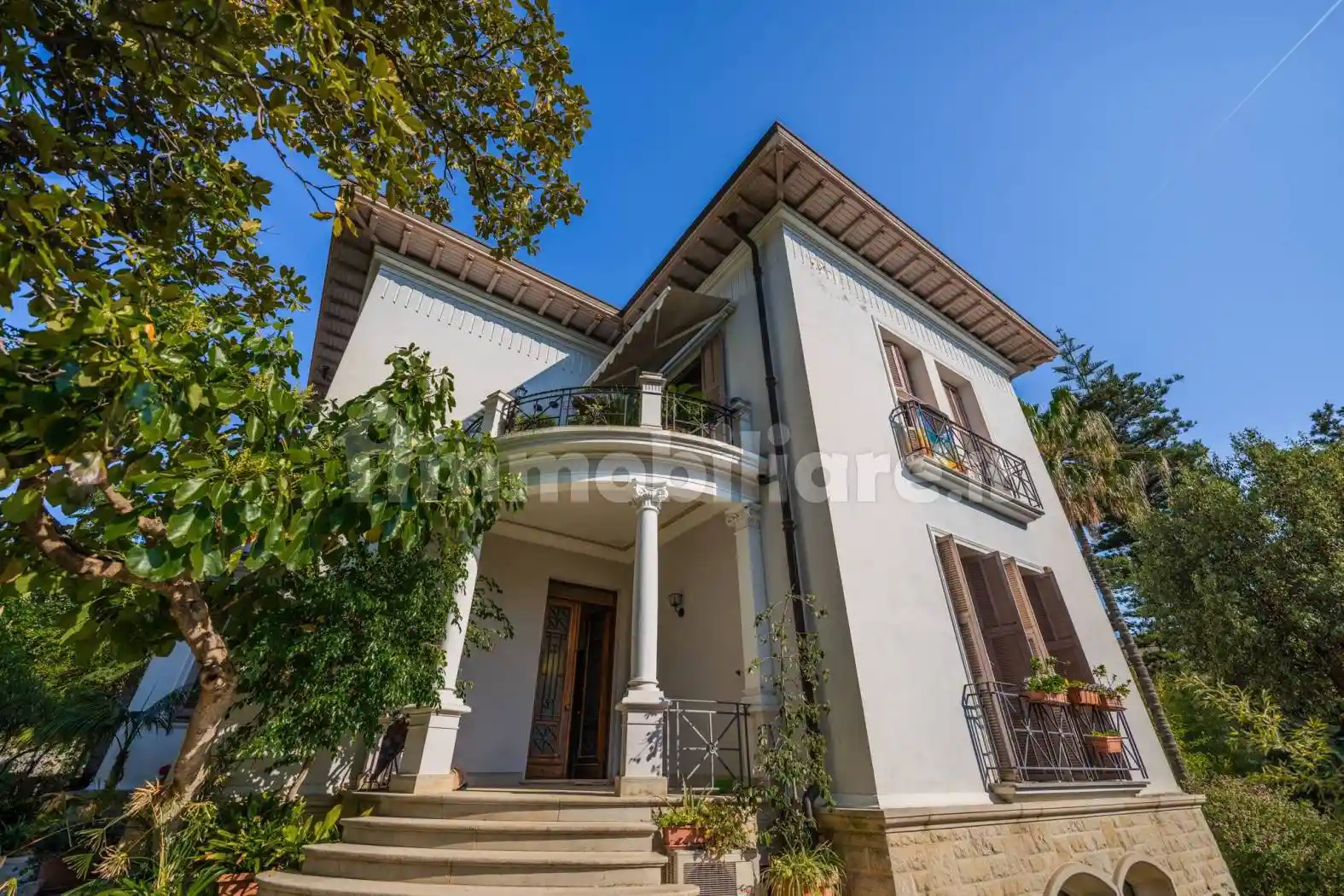 Villa in vendita a Bordighera