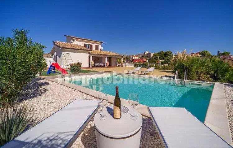 Villa in affitto a Realmonte